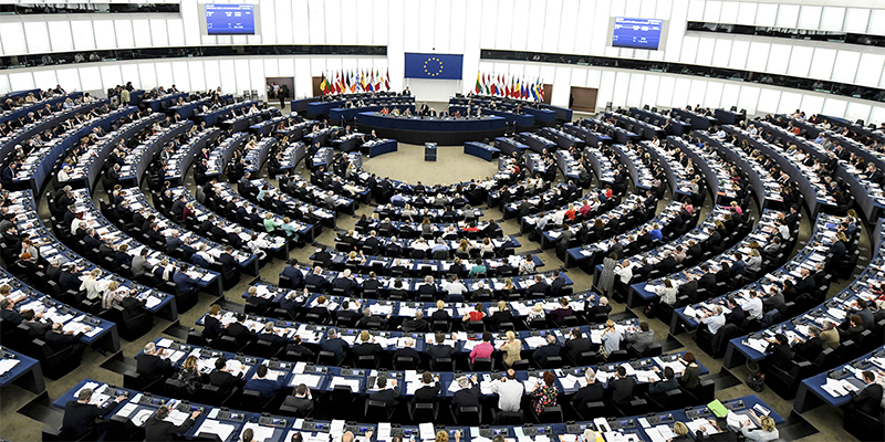 Les gestionnaires d'actifs devront attendre : plus de 600 amendements retardent l'adoption du SFDR 2.0 au Parlement européen